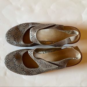 Rieker Mirjam Women's Taupe Laser Cut Scallop Toe Mary Jane Shoes Size 36